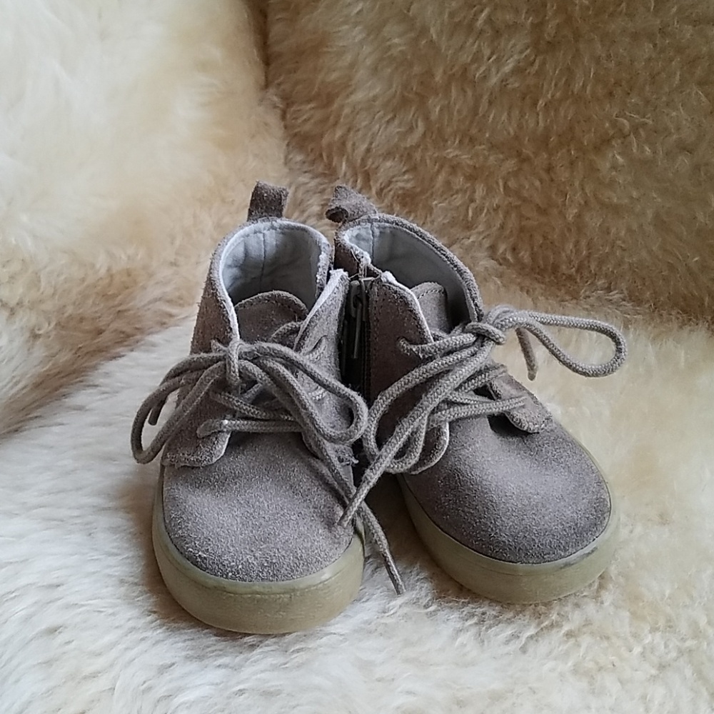 Gap Suede Leather Chukka